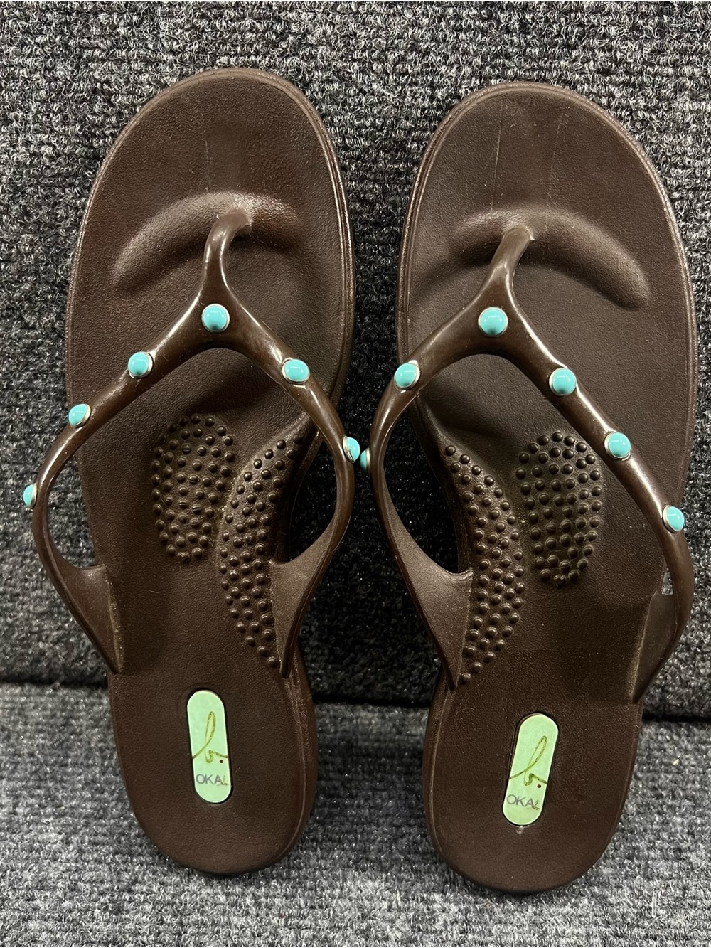 OKA b. Womens M 7/8 Flip Flop Thong Sandal Studded Accent Beach Ocean Summer